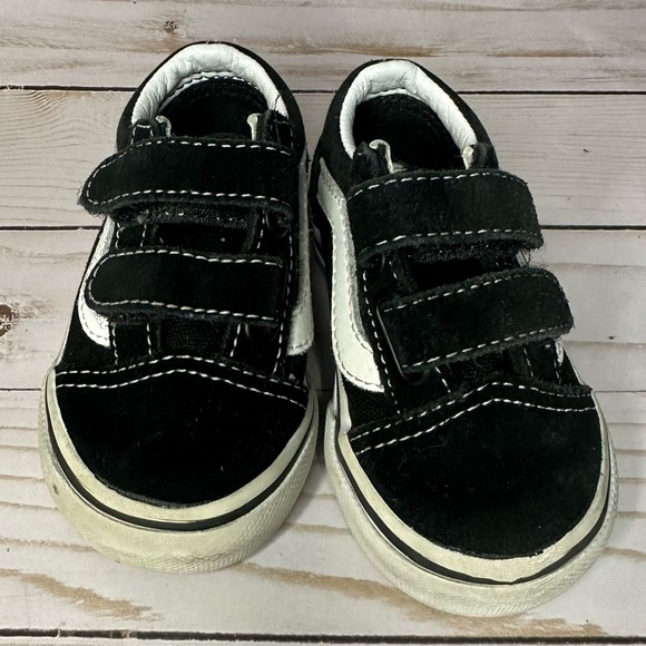 VGUC 4C Black Vans with Velcro - Picture 2 of 3